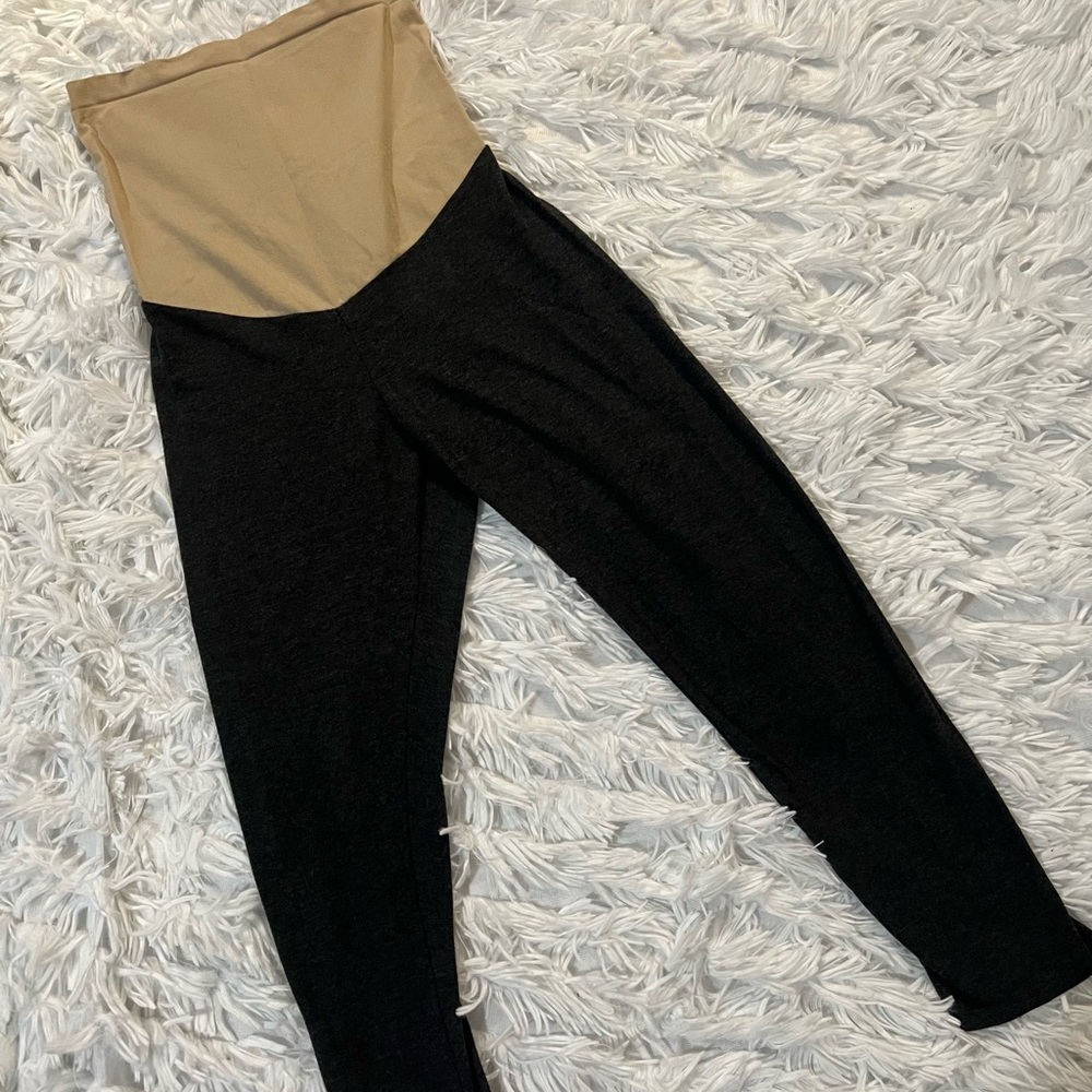 Motherhood Maternity Gray Cropped Leggings - Size S